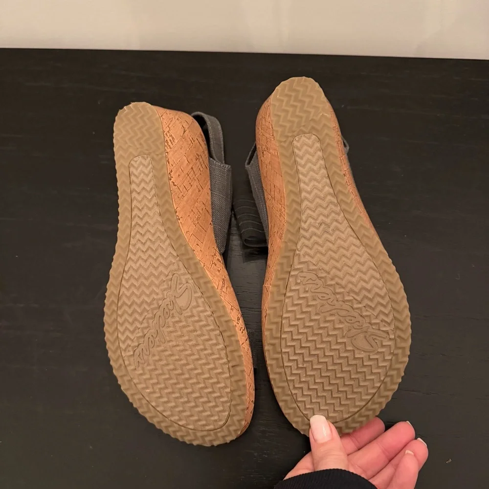 Skechers Luxe Foam Wedges size 10 - Picture 4 of 6